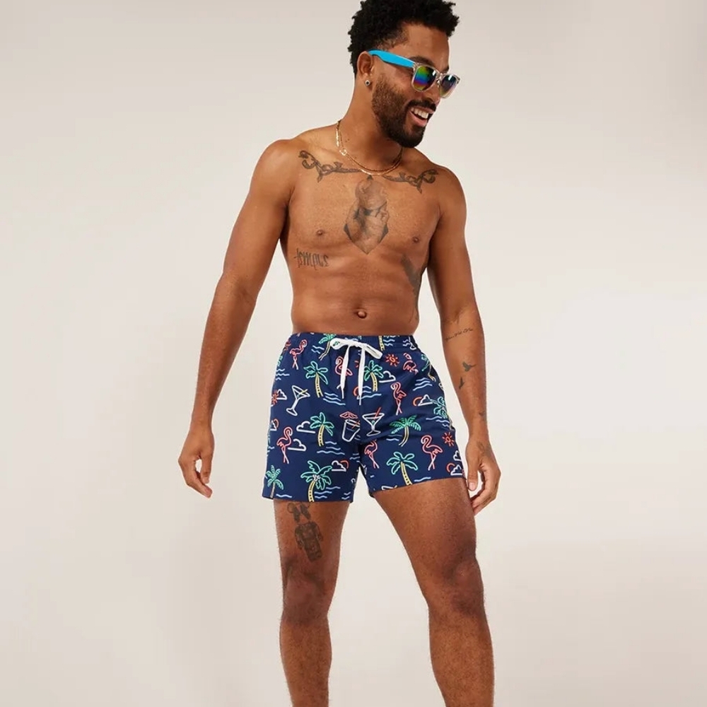 NWOT Chubbies The Neon Lights 5.5” Stretch Swim Mesh Lined Shorts
